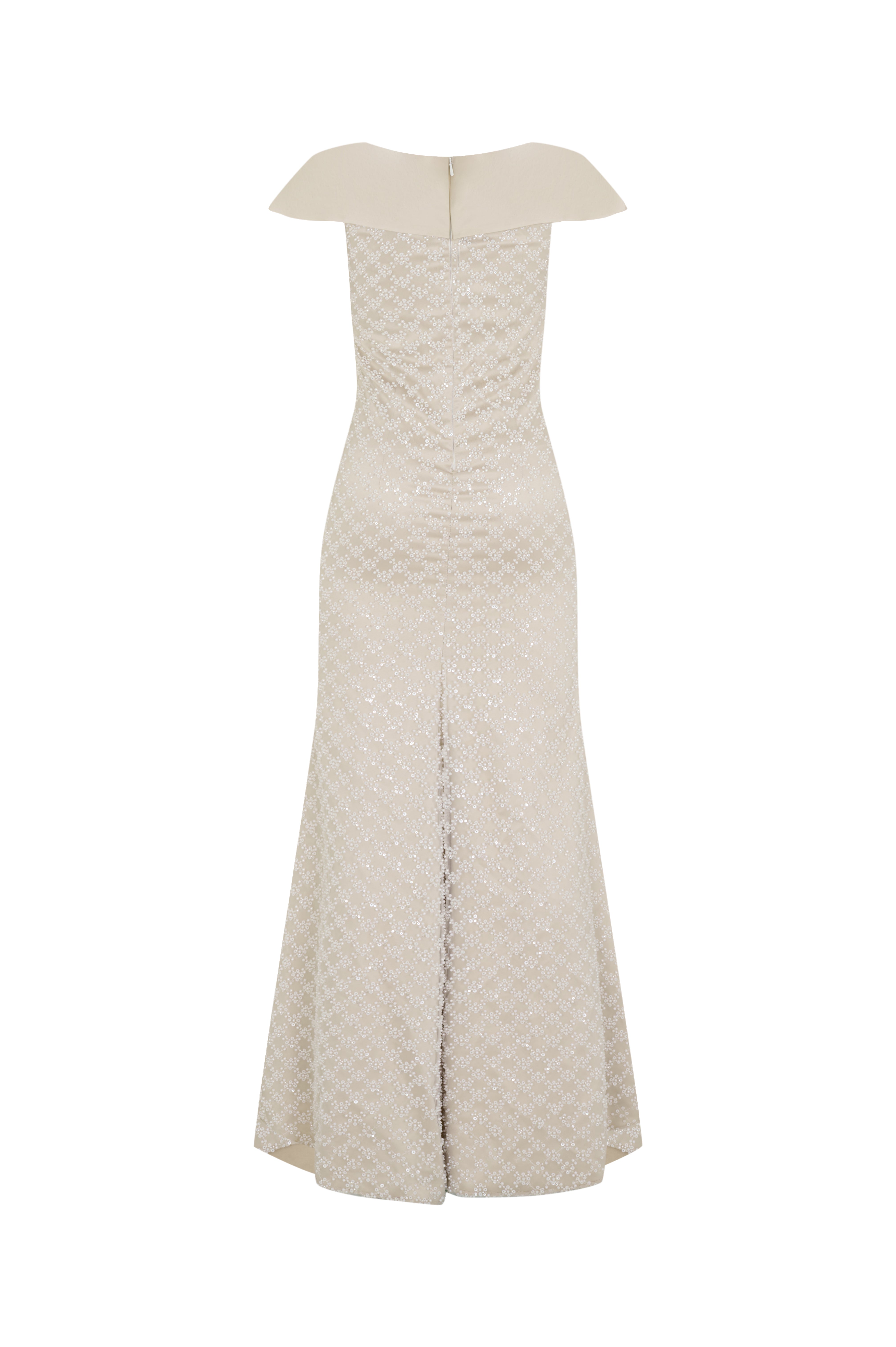 Kayık Yaka İncili ve Kuyruklu Gece Elbisesi