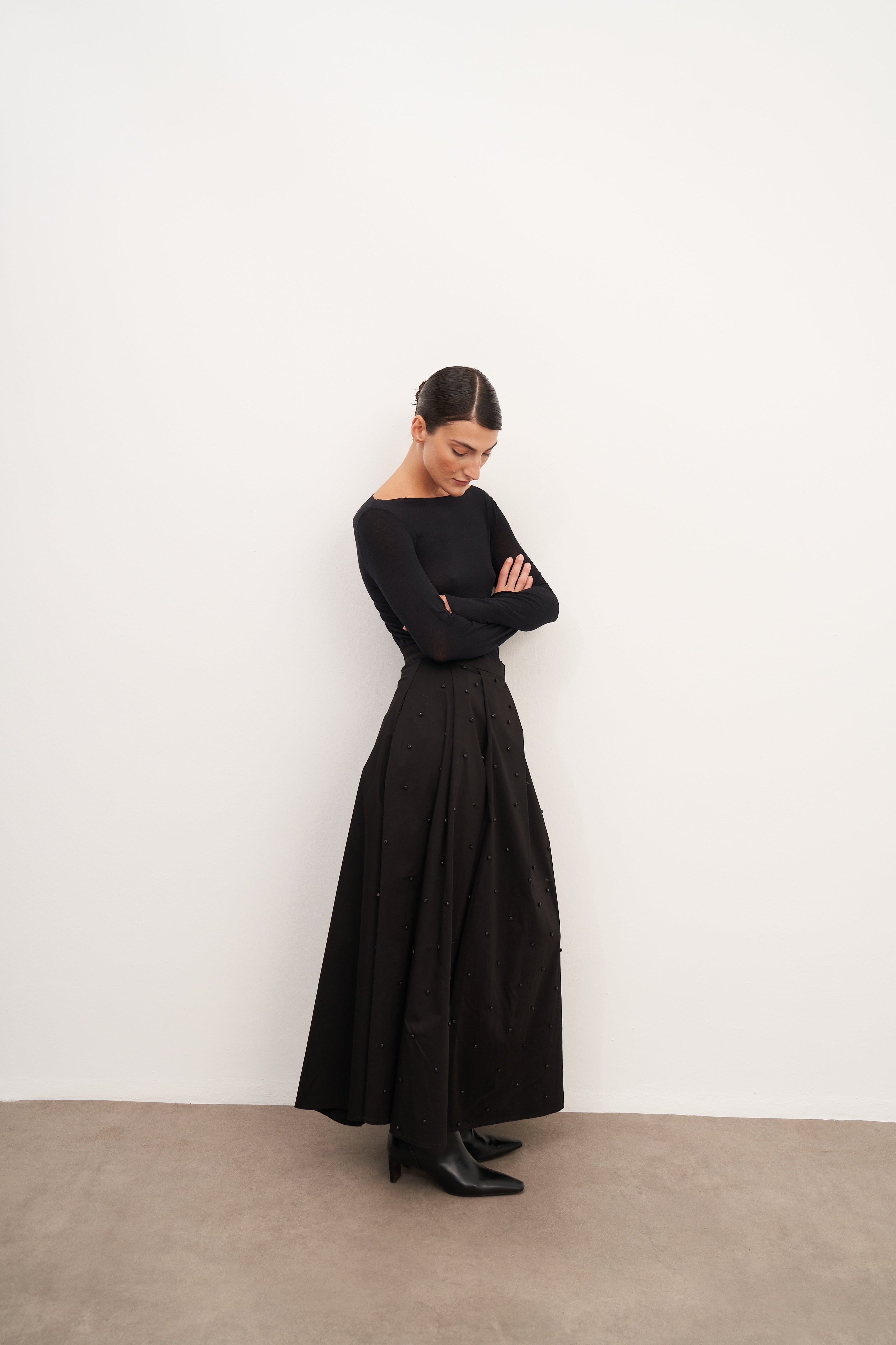 Siyah Taş İşlemeli Pileli Cep Detaylı Uzun Etek