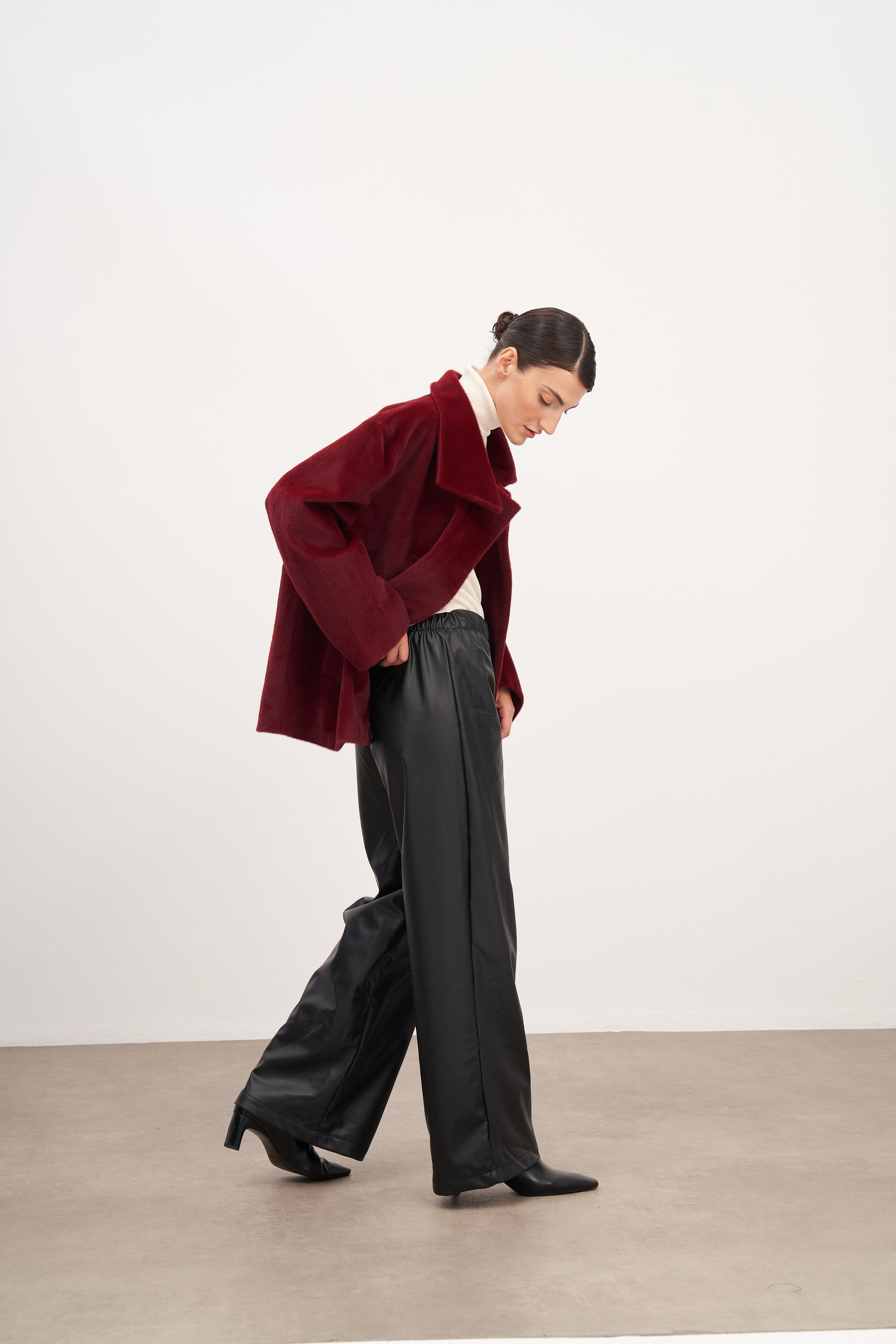 Siyah Geniş Paça Deri Pantolon