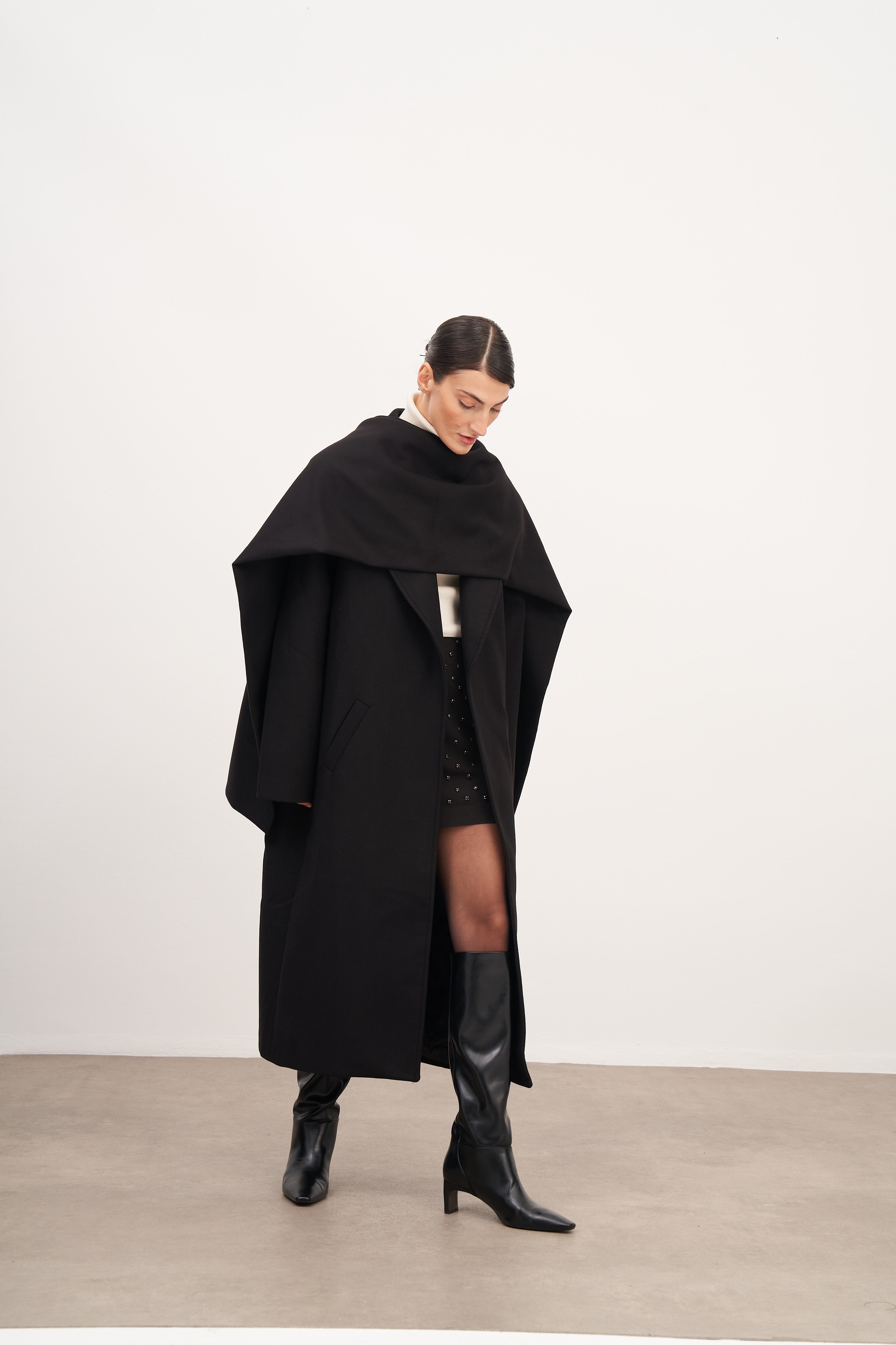 Şal Yaka Uzun Kaşe Kaban