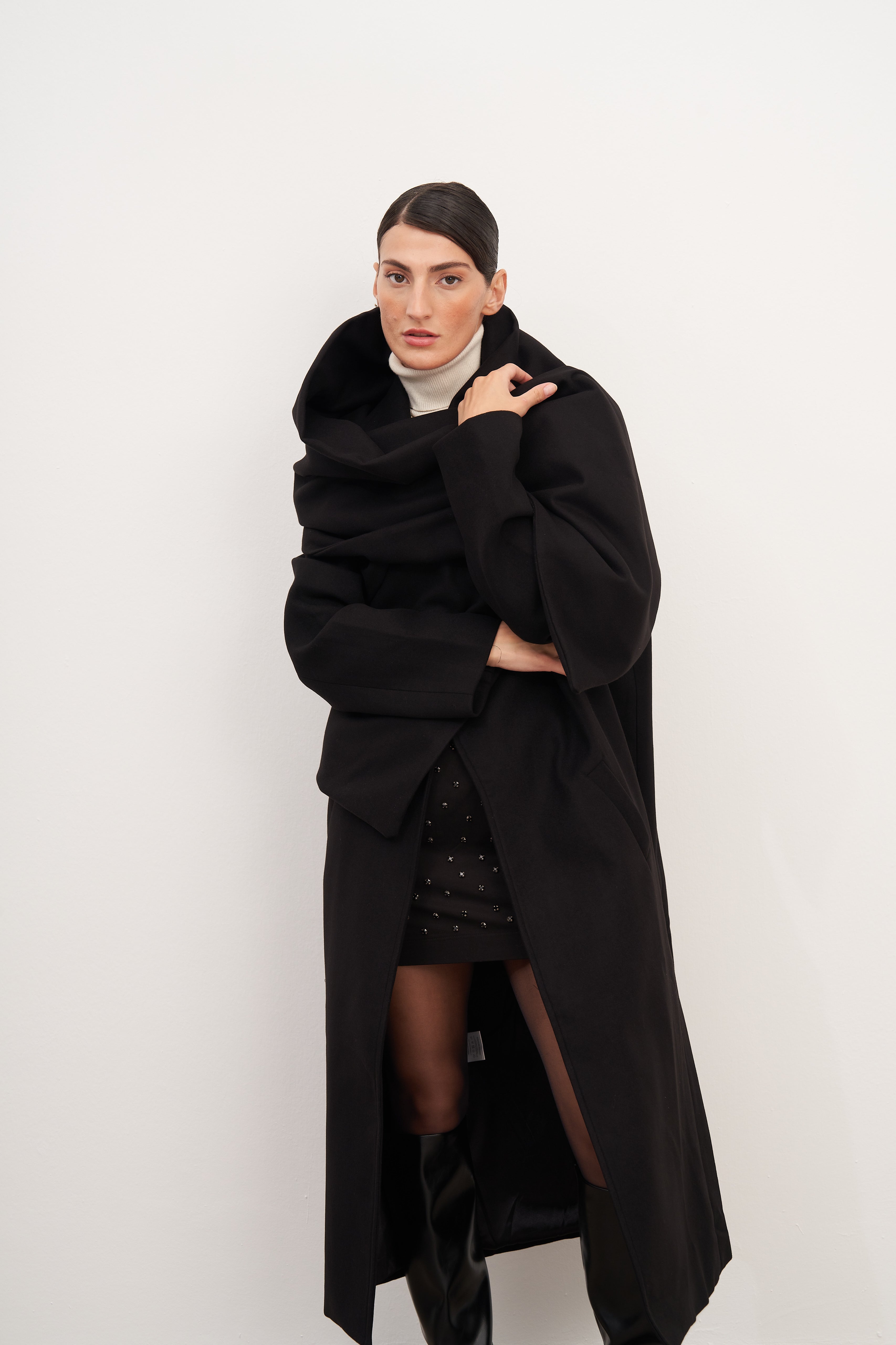 Şal Yaka Uzun Kaşe Kaban