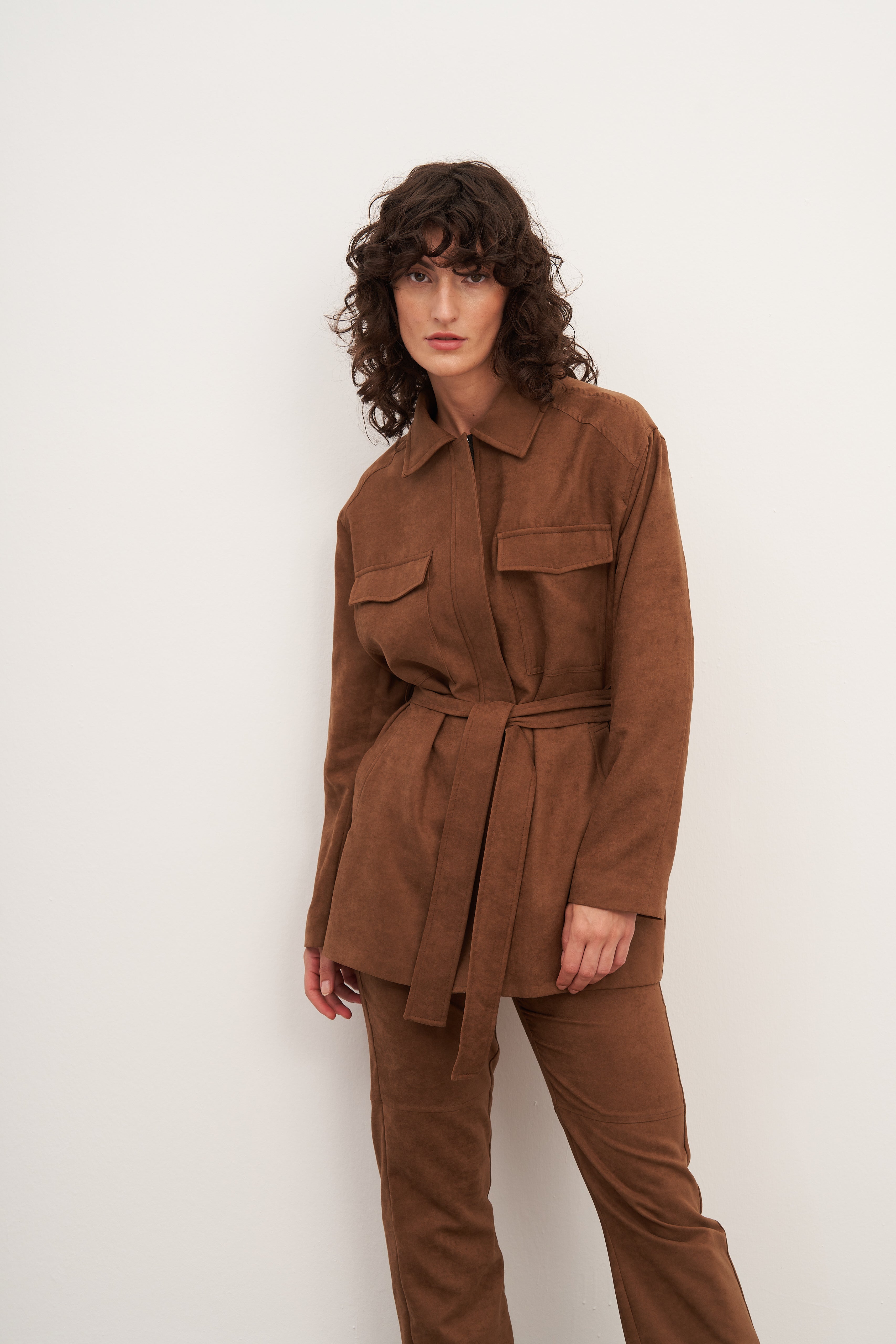 Taba Süet Bağlama ve Cep Detaylı Ceket