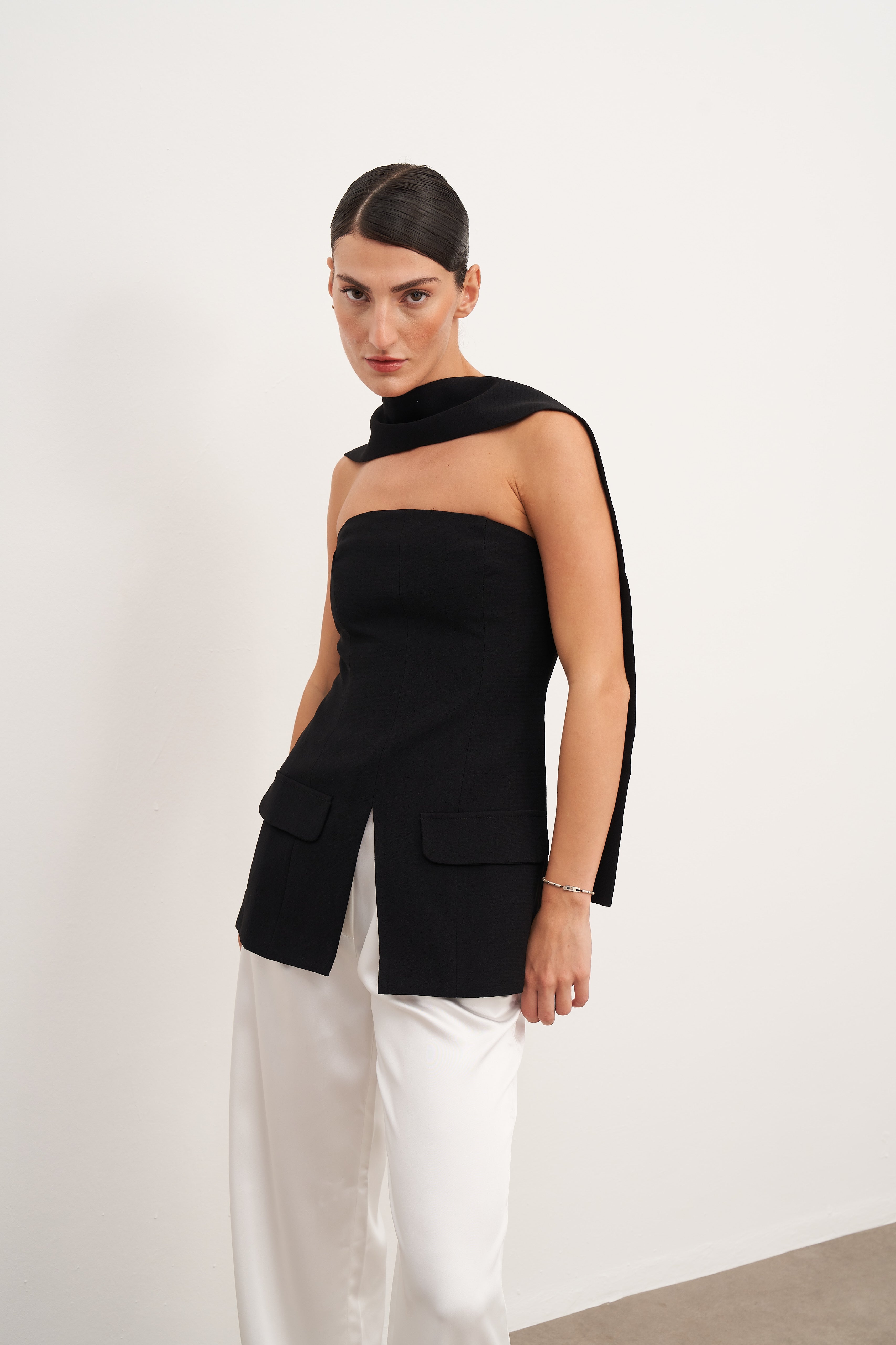 Cep ve Yırtmaç Detaylı Büstiyer