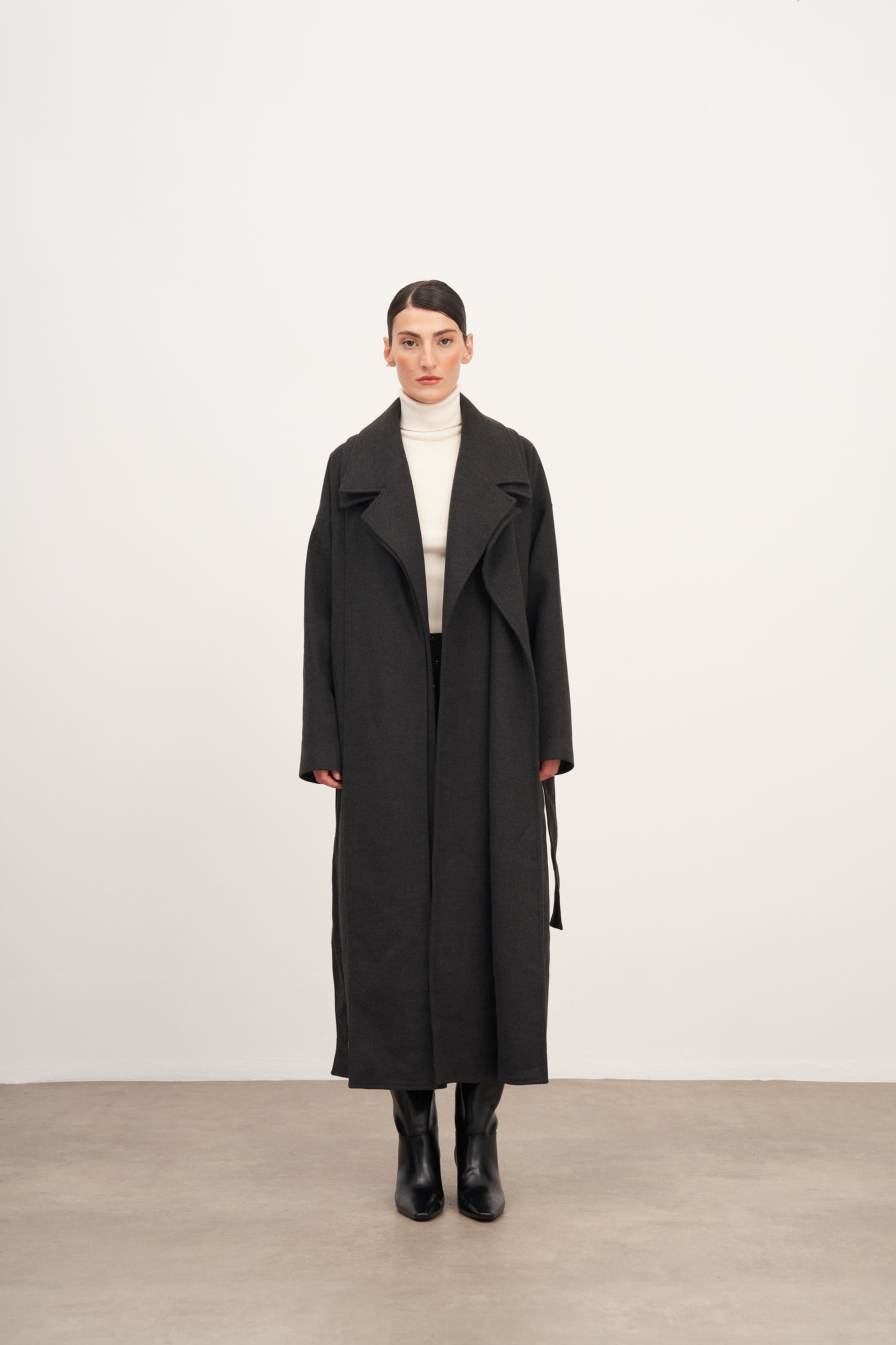 Çift Yakalı Yün Karışımlı Kaşe Kaban