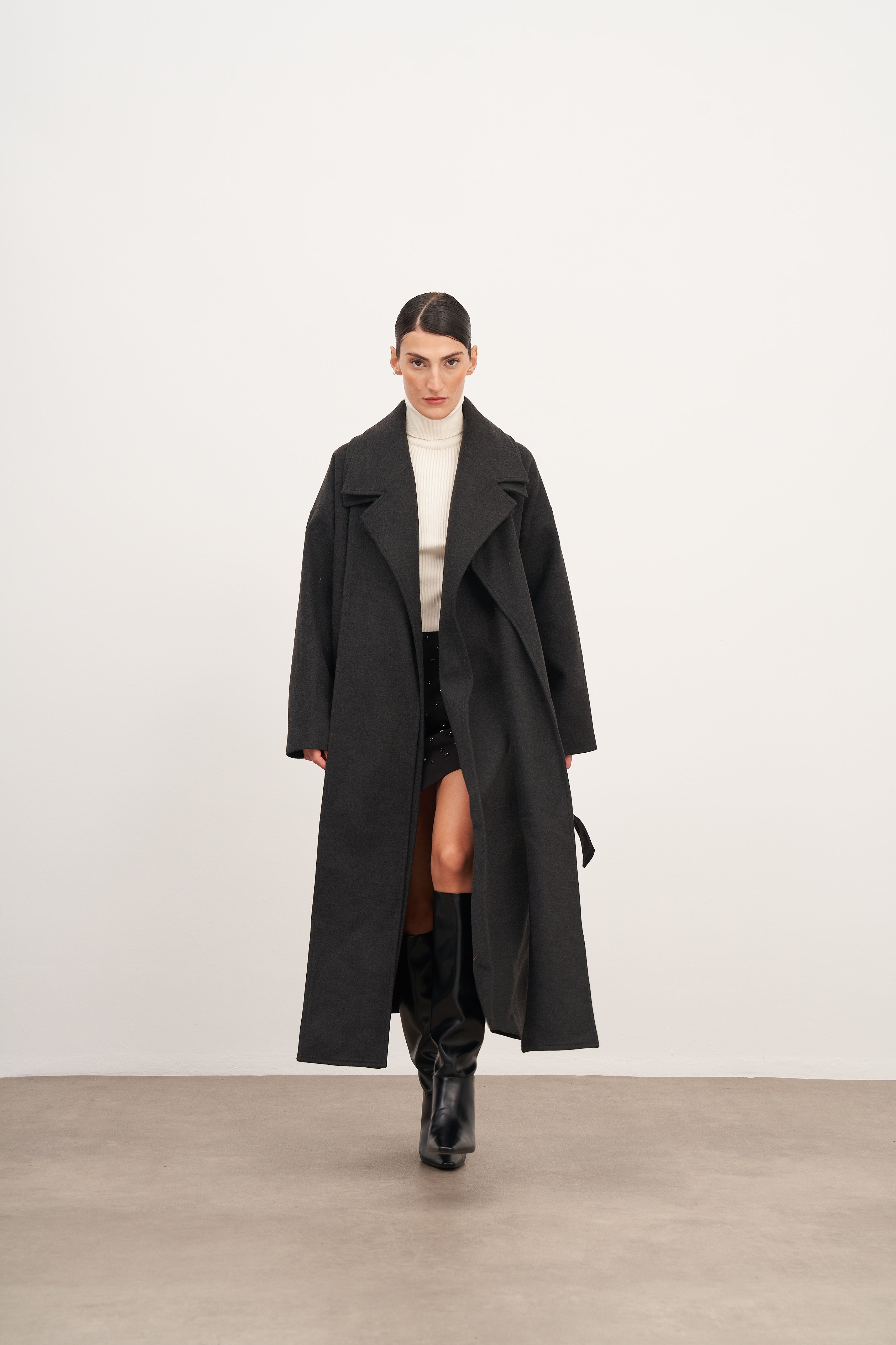 Çift Yakalı Yün Karışımlı Kaşe Kaban