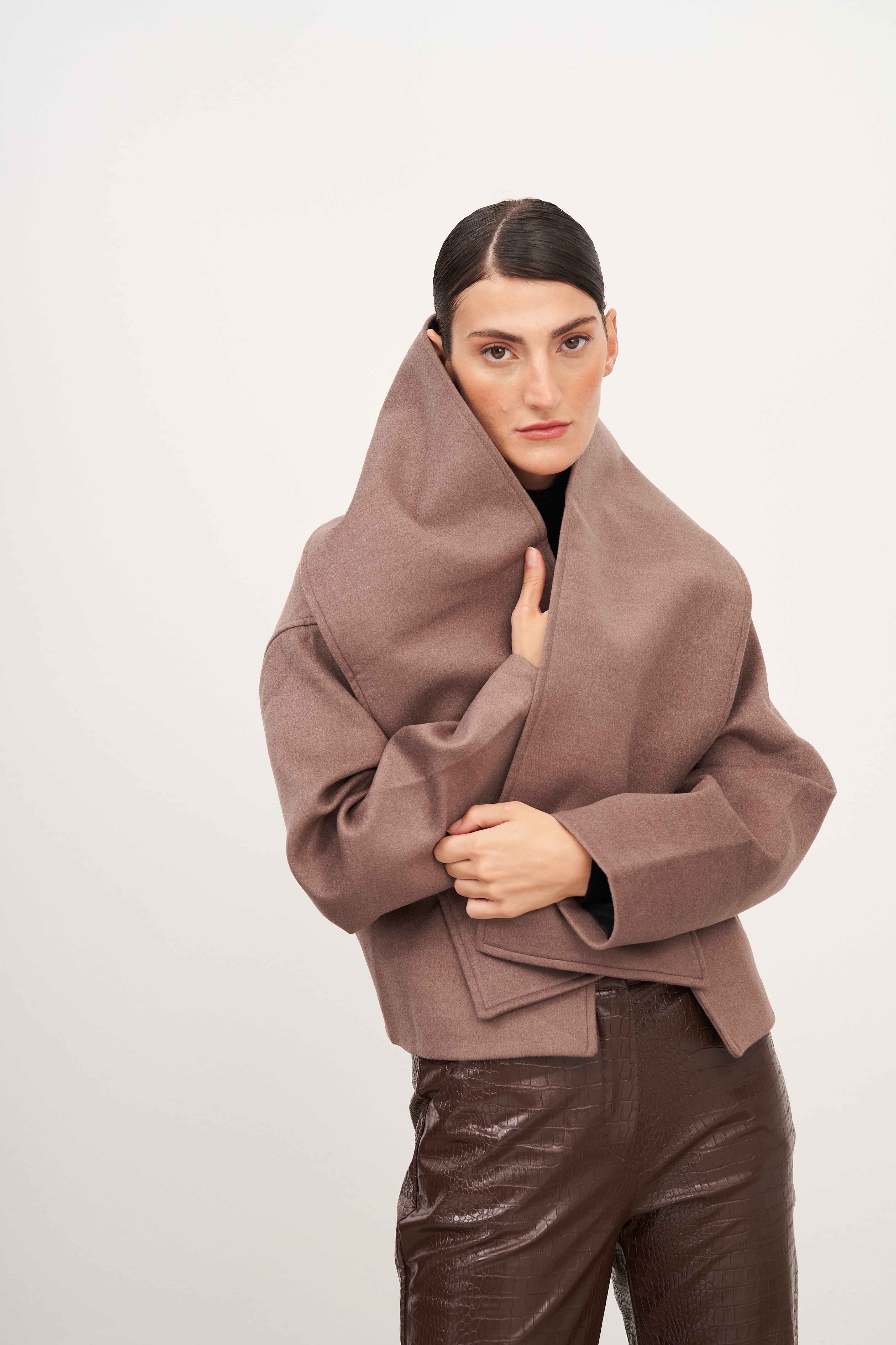 Vizon Şal Detaylı Kaşe Ceket