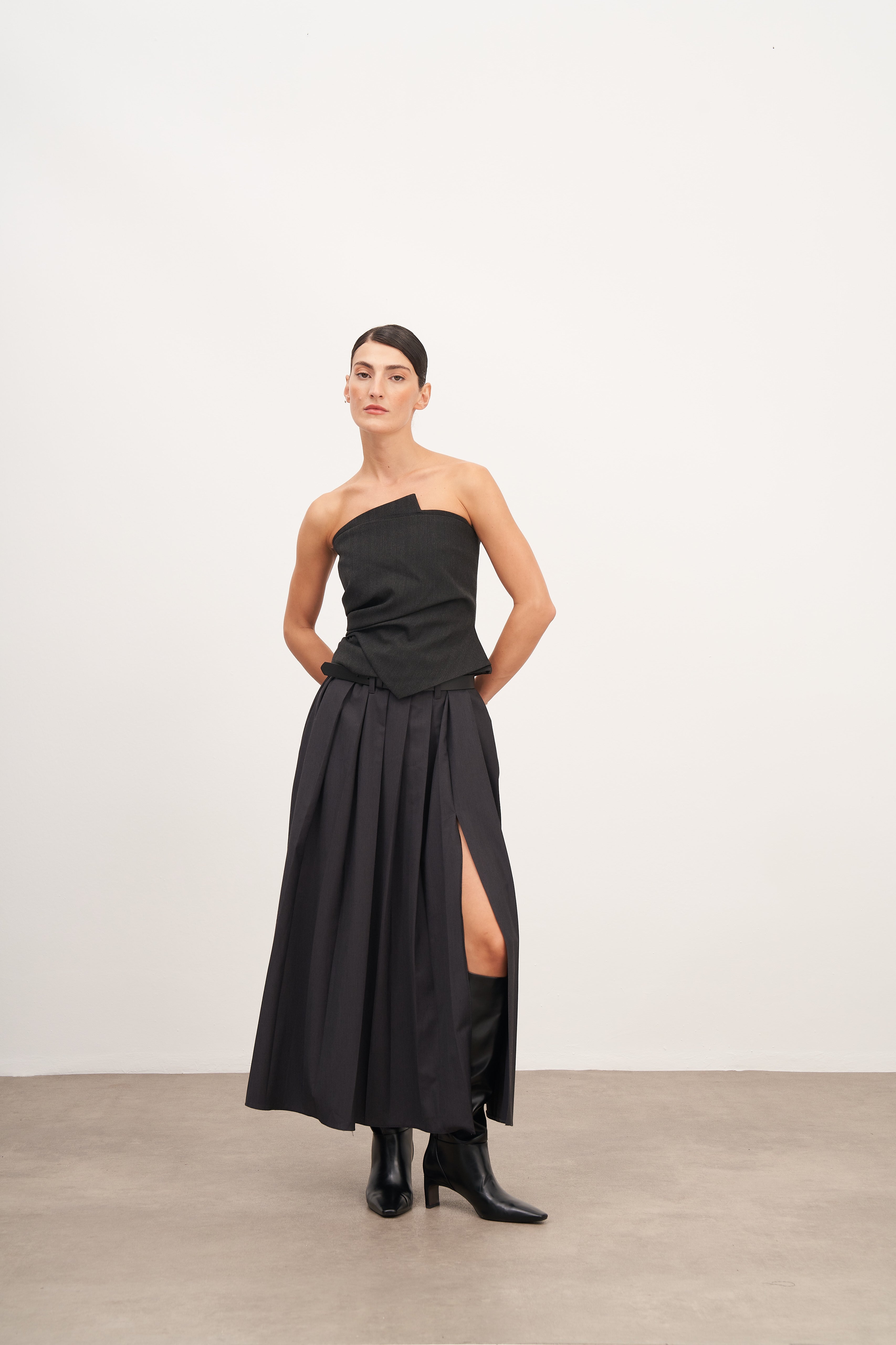 Pileli Yırtmaç ve Cep Detaylı Uzun Etek