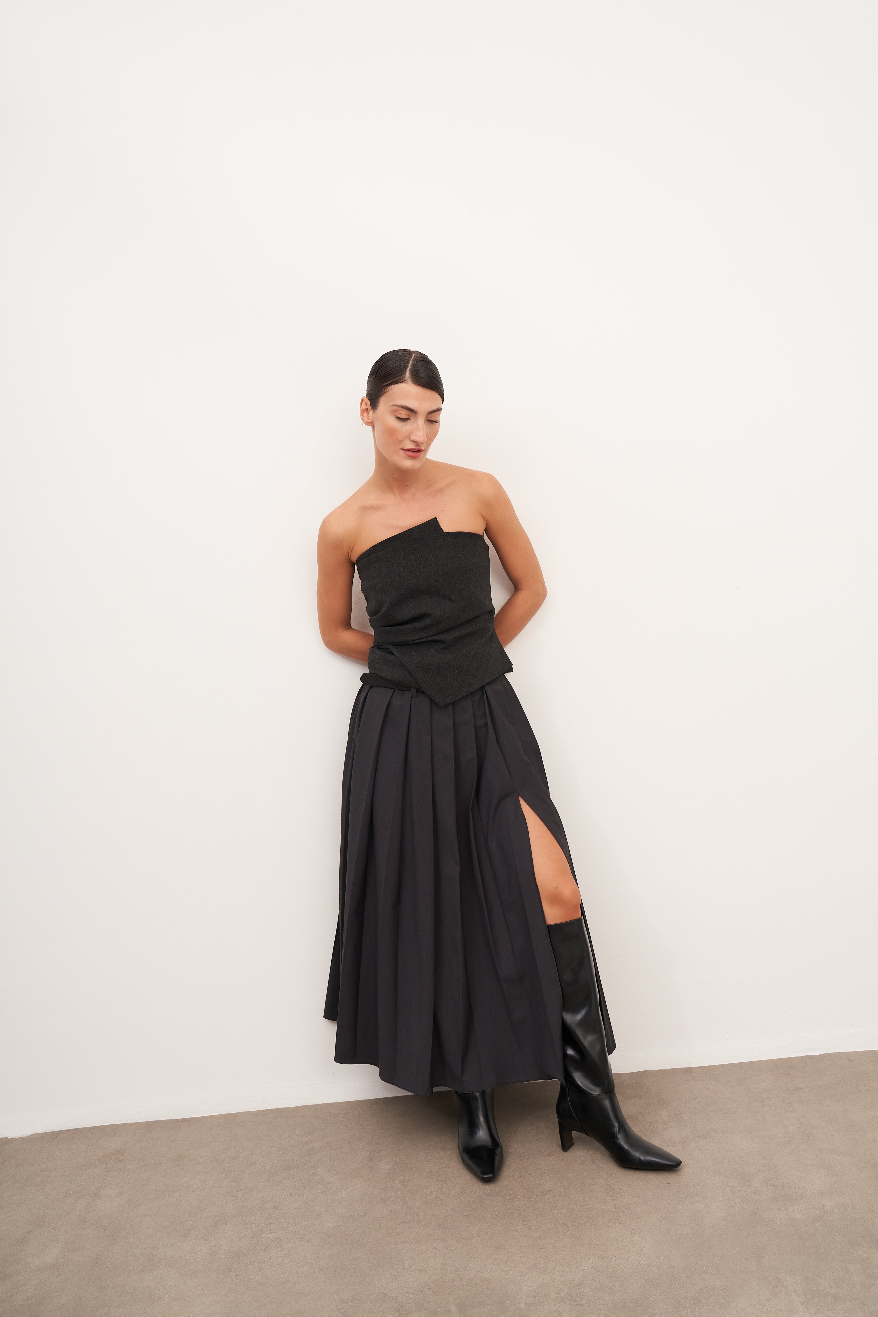 Pileli Yırtmaç ve Cep Detaylı Uzun Etek