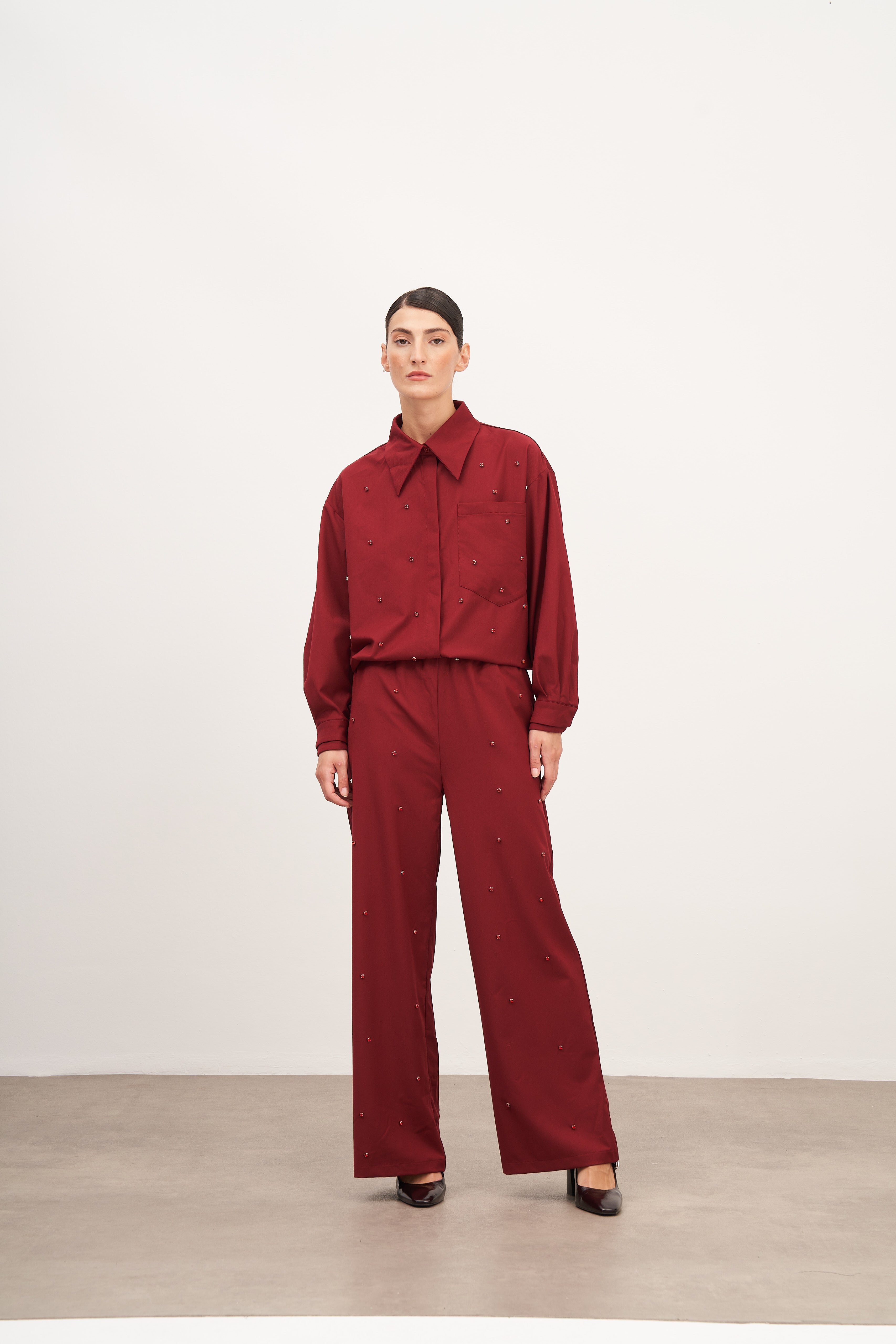 Kırmızı Taş İşlemeli Rahat Pantolon