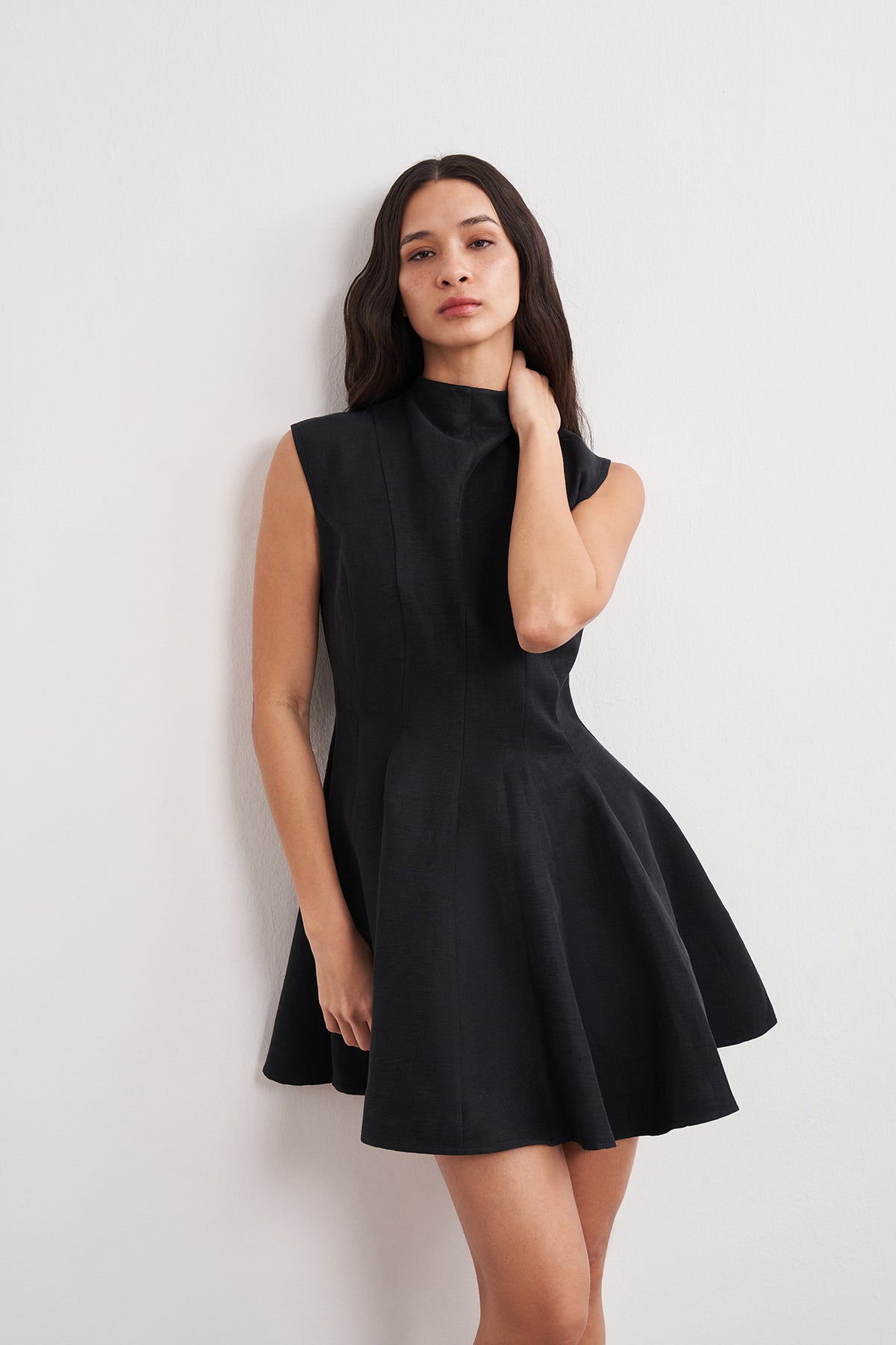 Volanlı Boğaz Detaylı Mini Elbise