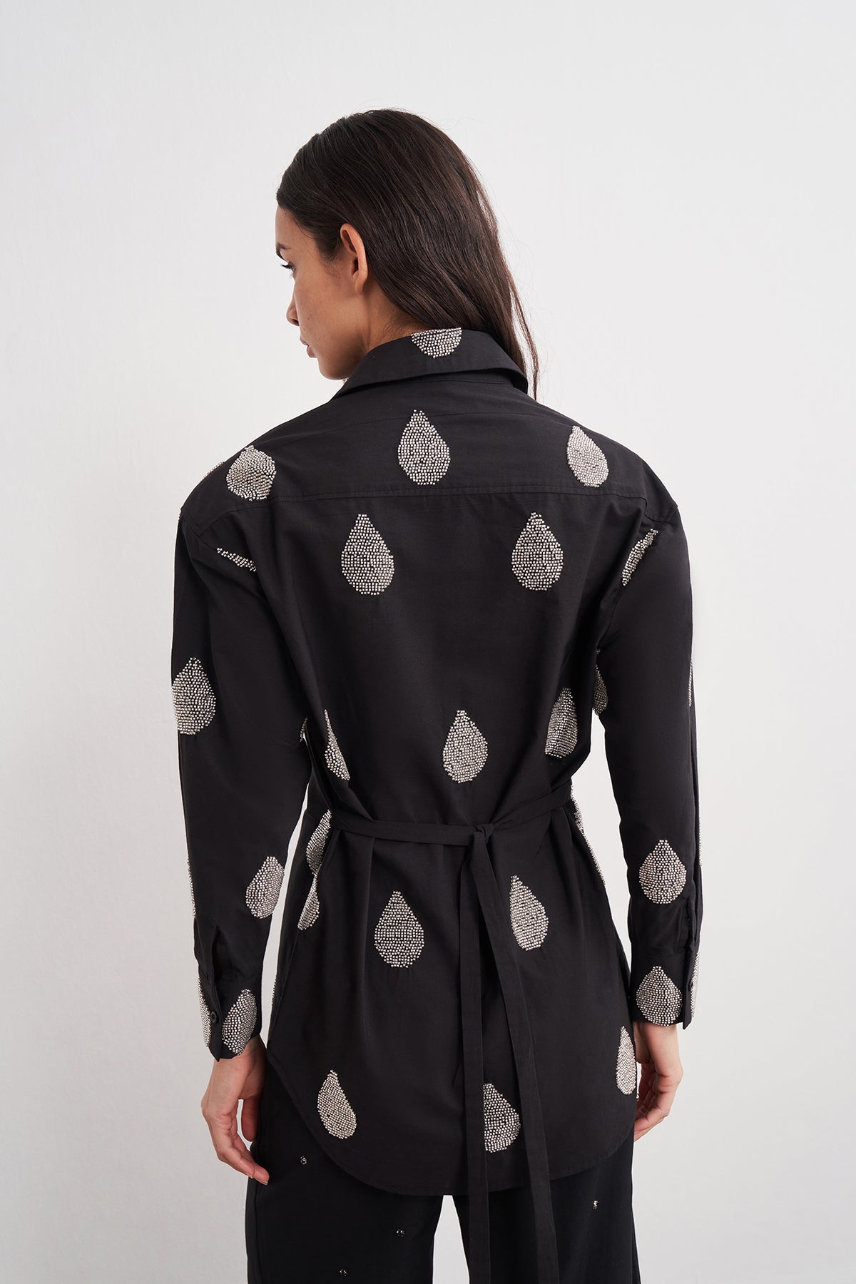 Boncuk İşlemeli Bağlamalı Vatkalı Gömlek