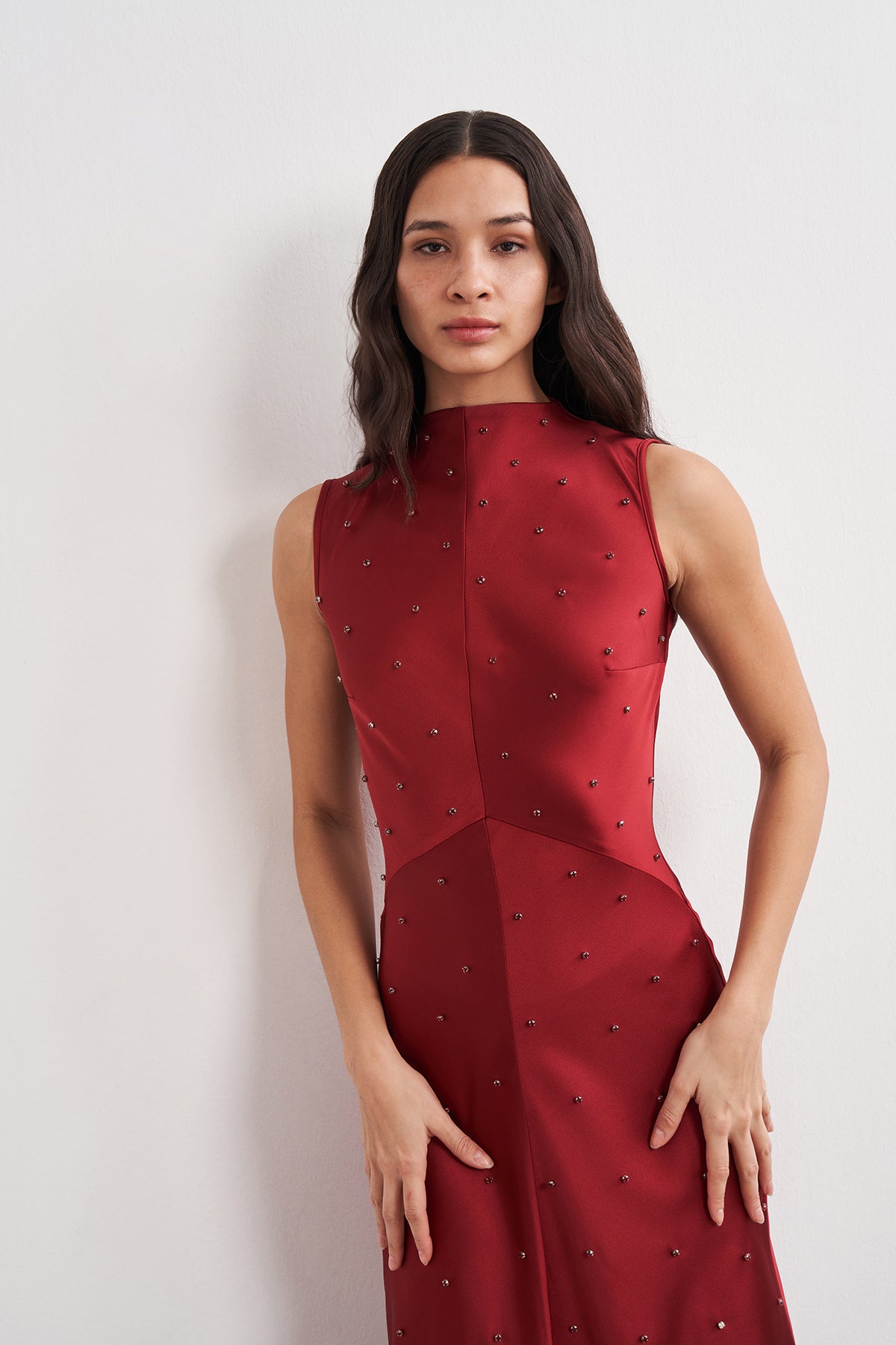 Taş İşlemeli Balıkçı Yaka Midi Saten Elbise