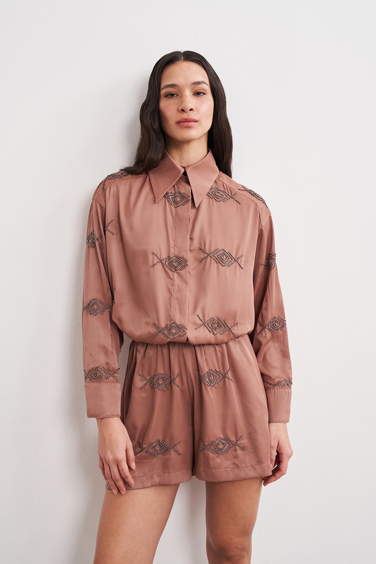 Boncuk İşlemeli Beli Lastikli Rahat Şort