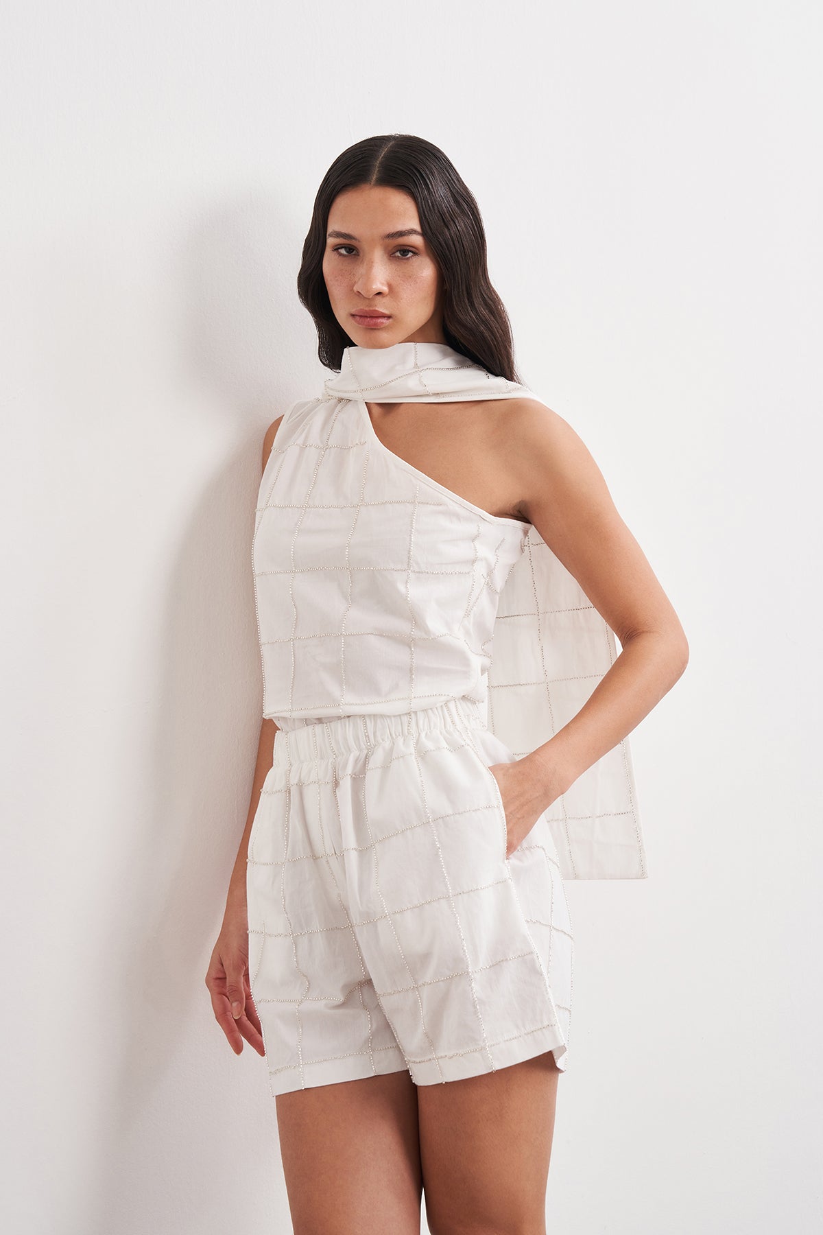 Boncuk İşlemeli Beli Lastikli Rahat Şort