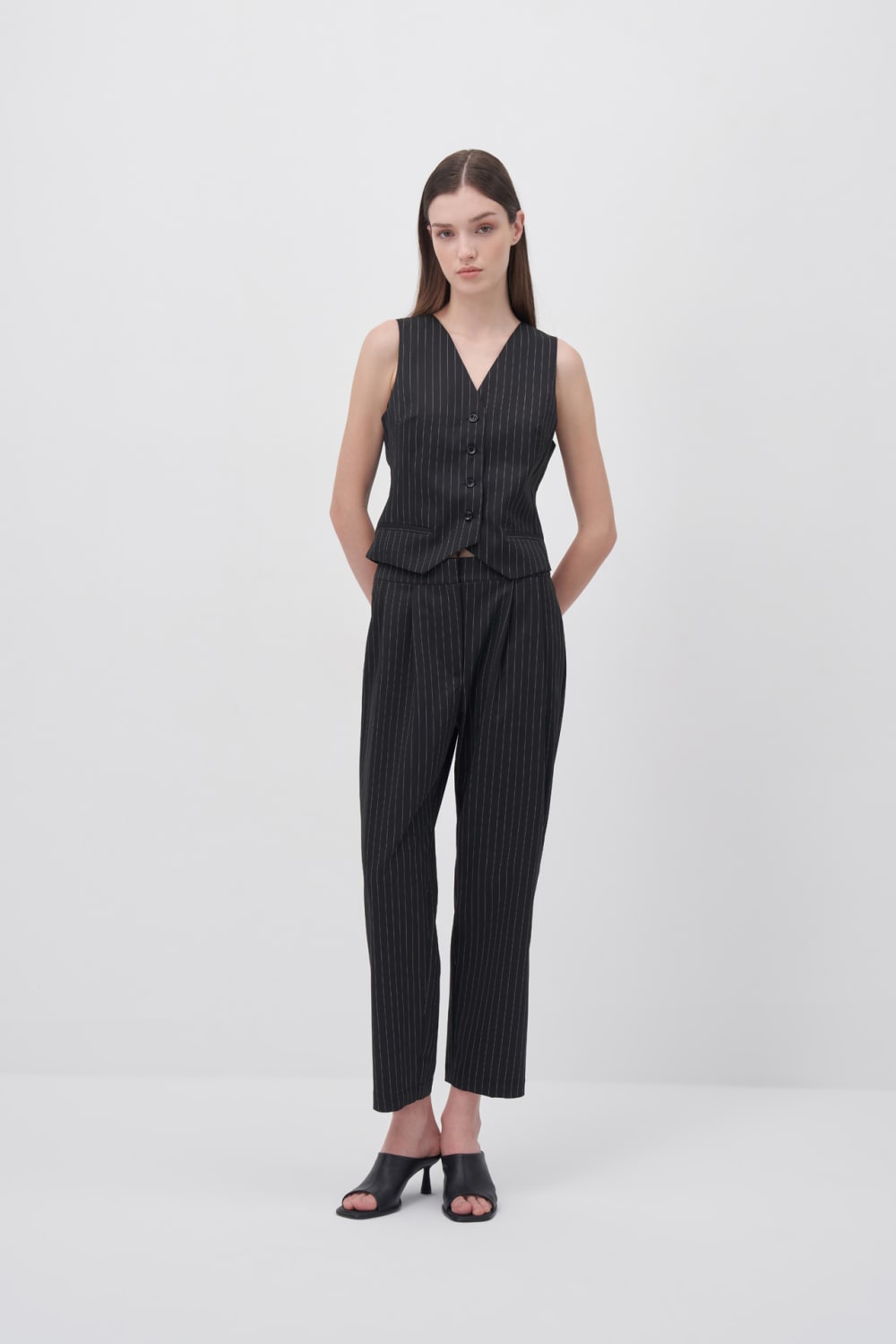 Black Double Pleated Carrot Cut Trousers